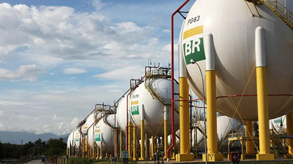 Gás para as distribuidoras terá queda de 14%, anuncia Petrobras