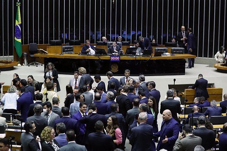 ministro da fazenda, fundo de desenvolvimento, Simone Tebet, Câmara aprova equidade salarial