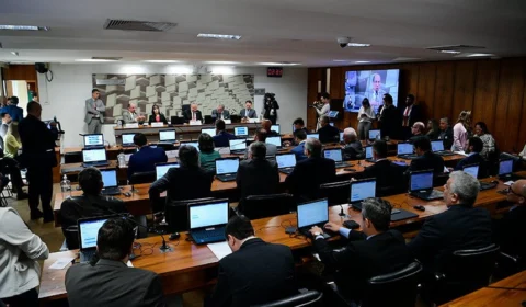 Senadores de oposição defendem análise do projeto do arcabouço fiscal pelas comissões permanentes, o que aumentaria o prazo da tramitação