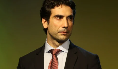 Campos Neto estaria censurando entrevistas de Gabriel Galípolo. Postura deve elevar ainda mais tensão entre BC e governo Lula
