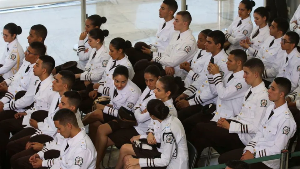 Justiça vê ‘grave potencial discriminatório’ e suspende regras de escolas cívico-militares