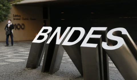 Lucro do BNDES sobe 7,3% no 1º tri e banco sinaliza possível venda de ações da JBS