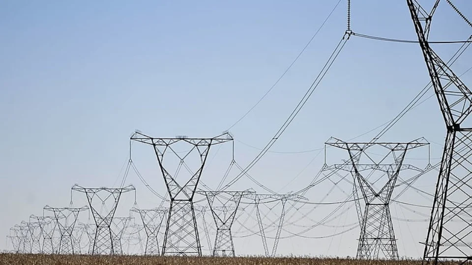 Apagão nacional deixa diversos estados brasileiros sem energia
