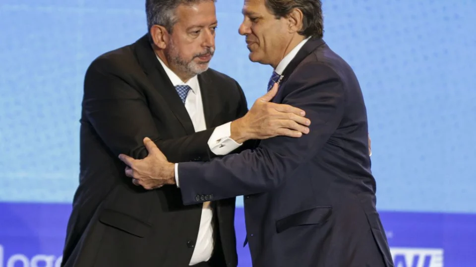 Lira estaria aconselhando Haddad a ‘abraçar’ corte de gastos, em vez de falar em aumento da arrecadação