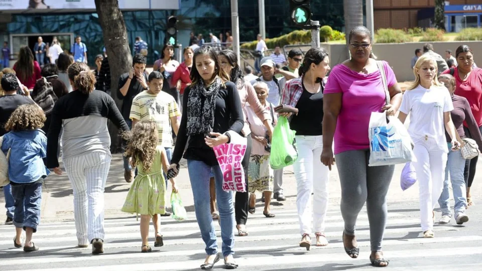 Brasil atinge menor nível de pobreza e desigualdade em 30 anos, aponta Ipea