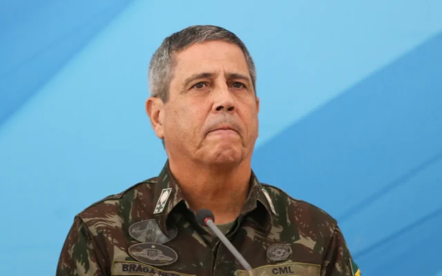 Presos, generais do golpe resenham livros, fazem fisioterapia e estudam à distância