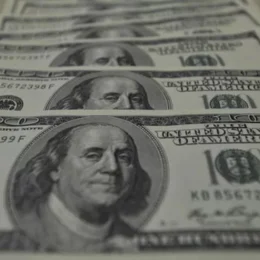 Dólar despenca para R$ 5,14 e Bolsa registra terceira alta seguida com alívio global