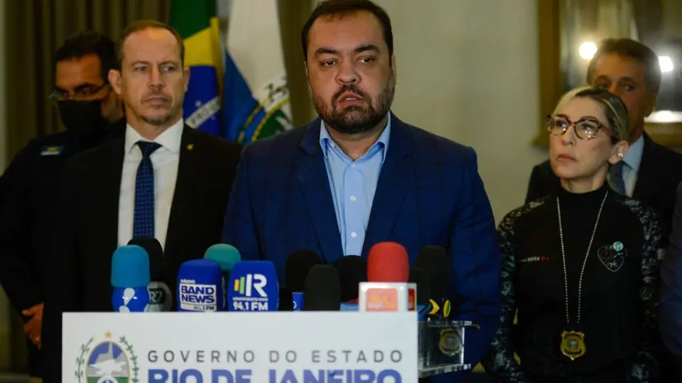 Governo Castro admite calote milionário em dinheiro da Cedae investido no Master