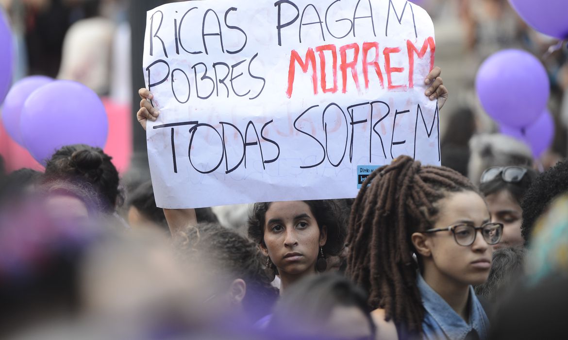 Após PL do Estupro, descriminalização do aborto pode entrar na pauta do STF em 2024