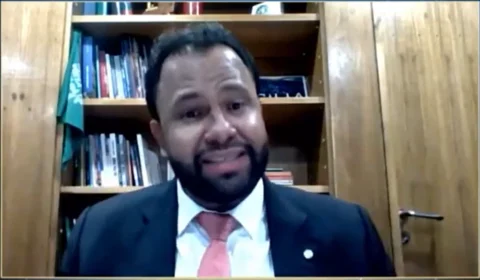 Deputado Pastor Henrique Vieira critica a glorificação da violência pelo bolsonarismo
