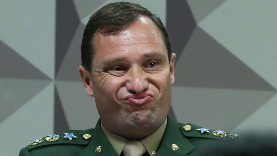Cid em delação: Bolsonaro mandou fazer certificados de Covid falsos, diz site