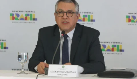 Padilha diz que governo Lula “fechou torneiras” e tem “compromisso com o arcabouço fiscal”