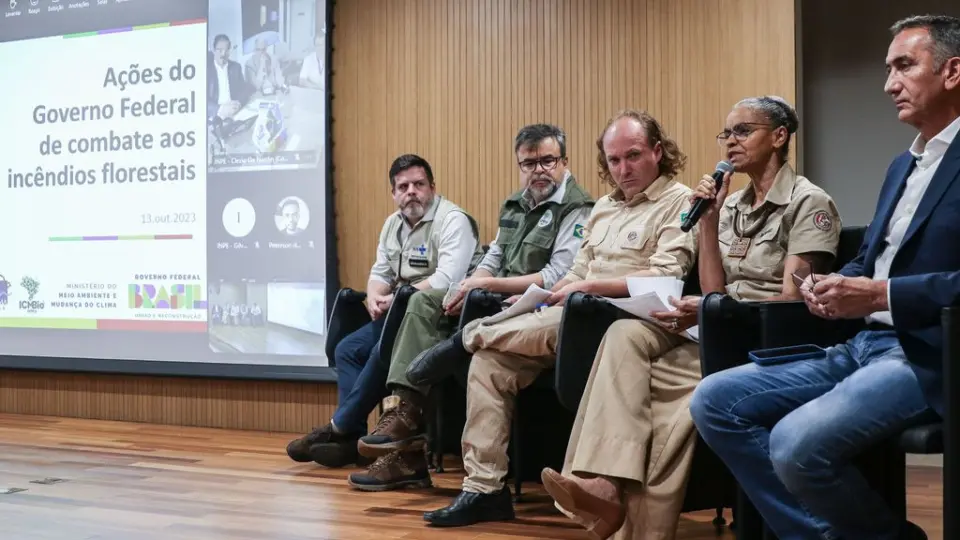 Amazonas registra 1.664 focos de incêndio e Ibama aumenta número de brigadistas