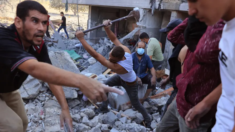 Bombardeios israelenses mataram cerca de 50 reféns, diz Hamas