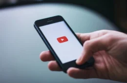 Governo eleva classificação indicativa do YouTube de 14 para 16 anos