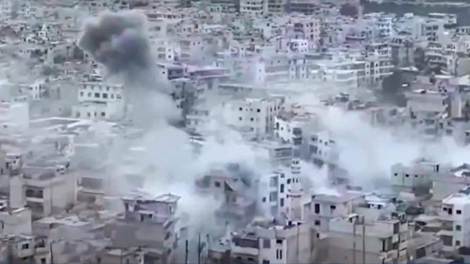 Bombardeio é registrado em rota por onde brasileiros devem sair de Gaza