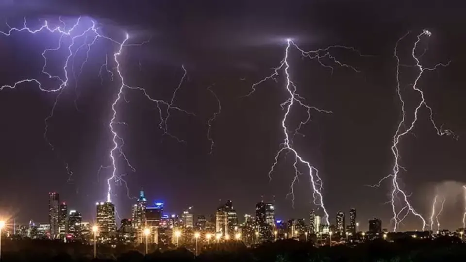 Tempo: Inmet avisa que tempestade no Sul pode causar alagamentos e quedas de luz