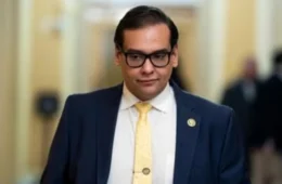 Ex-deputado George Santos é condenado a sete anos de prisão nos EUA