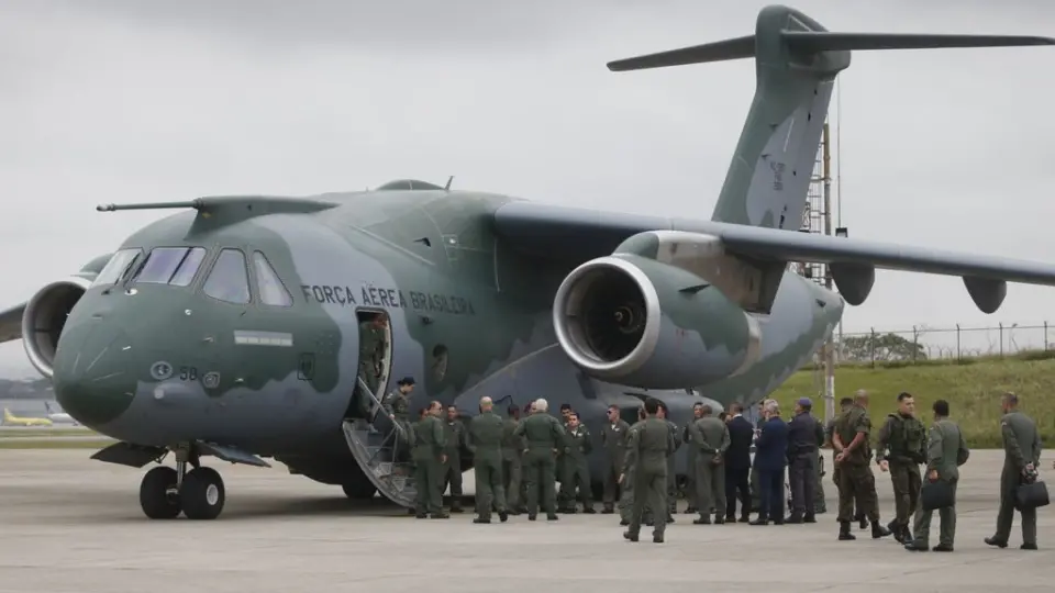 Duas toneladas de alimentos doados pelo MST seguem para Gaza em avião da FAB