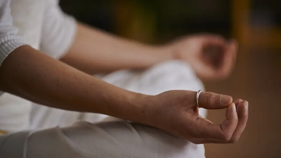 Por que meditar pode transformar sua relação com o mundo