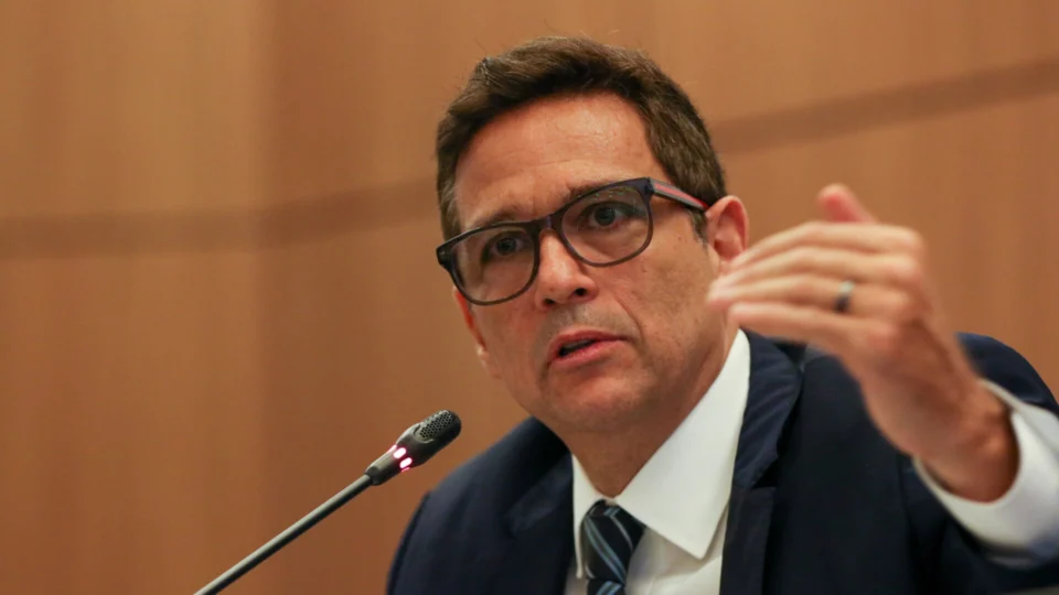 Campos Neto vai à Câmara explicar política monetária