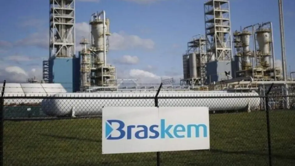 Moradores e comerciantes de Maceió cobram prisão de donos da Braskem