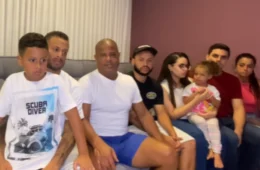 Após sequestro, Marcelinho posta vídeo em casa, com filhos e netos