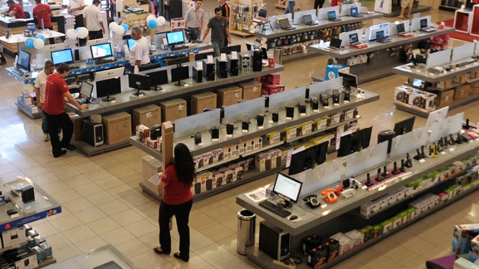 Vendas no varejo crescem 0,6% em julho, após caírem no mês anterior