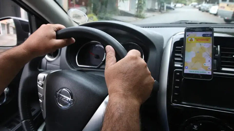 STF nega vínculo trabalhista entre motoristas e empresas de aplicativo