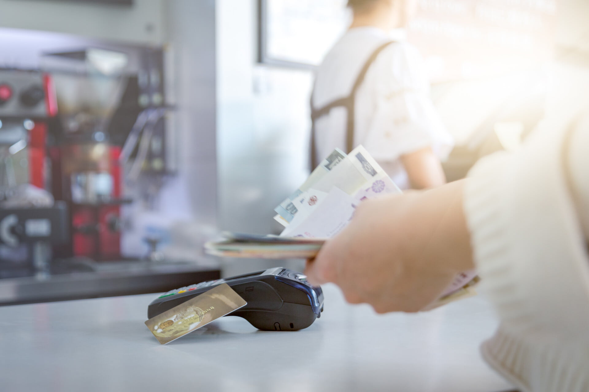 portabilidade cartão de crédito Juros do rotativo do cartão de crédito voltam a subir, em abril, para 423,5% ao ano