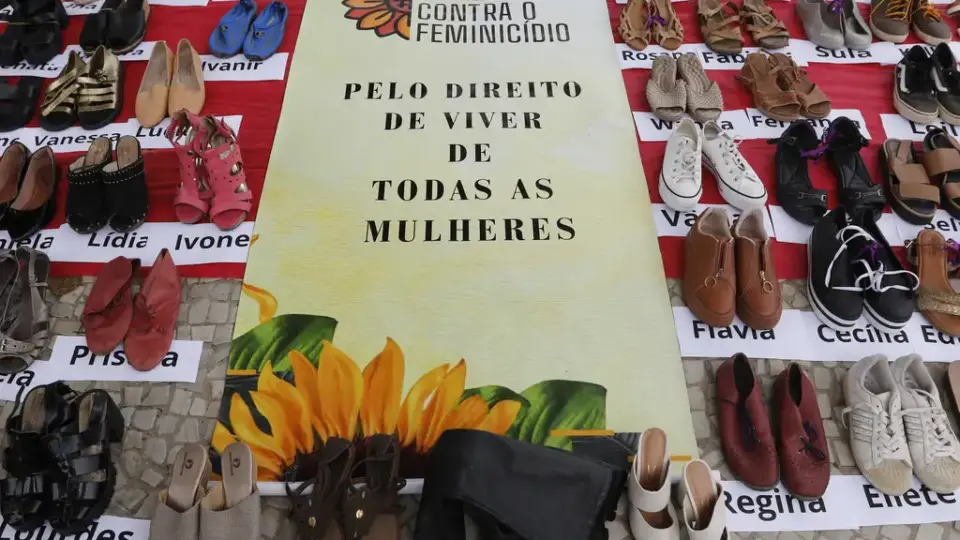 Relatos de mulheres periféricas sobre violência são menosprezados, mostra estudo