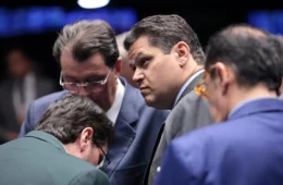 Mensagens apontam relação de proximidade entre Alcolumbre e Vorcaro