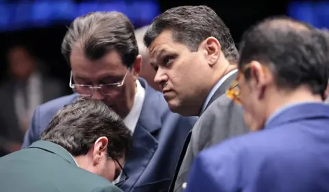 Davi Alcolumbre fecha portas, ameaça Eduardo Girão e sepulta ‘Pacote da Paz’