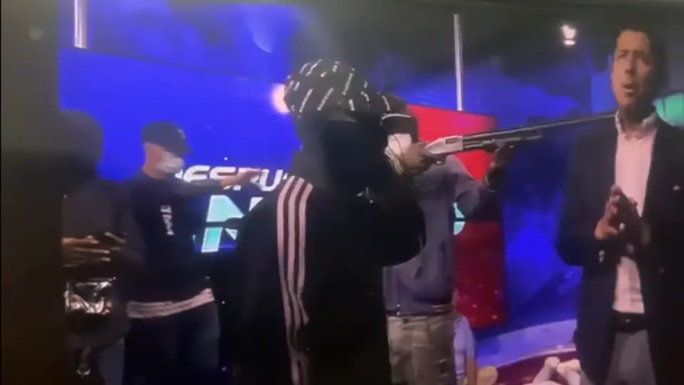 Promotor que investigava invasão de TV é assassinado a tiros no Equador