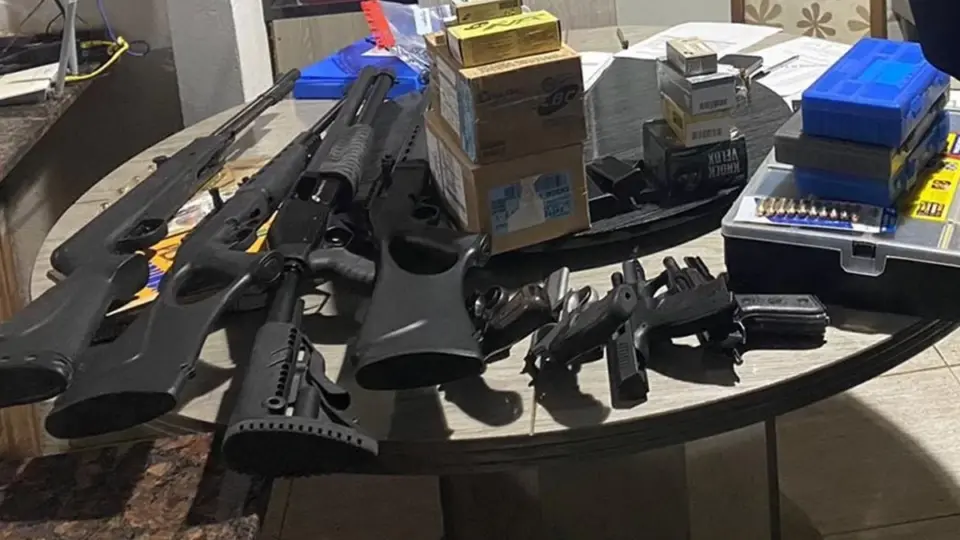 PM suspeito de financiar atos golpistas de 8/1 é encontrado com arsenal em casa