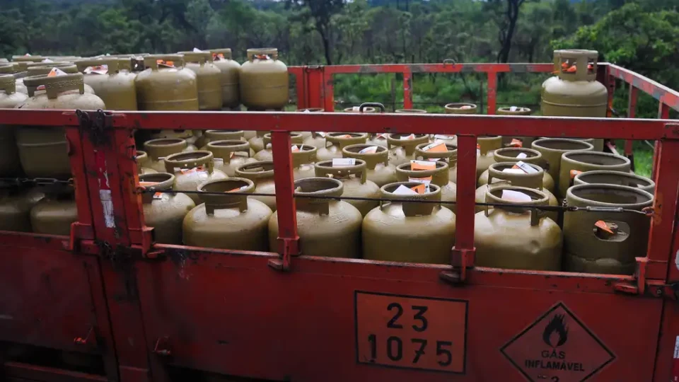 Com novo ICMS, gasolina, diesel e gás de cozinha ficam mais caros a partir de 5ª feira