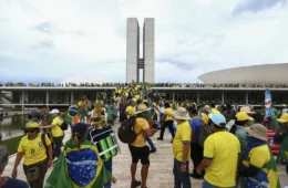 Exposição sobre atos golpistas de 8 de janeiro é inaugurada na Câmara