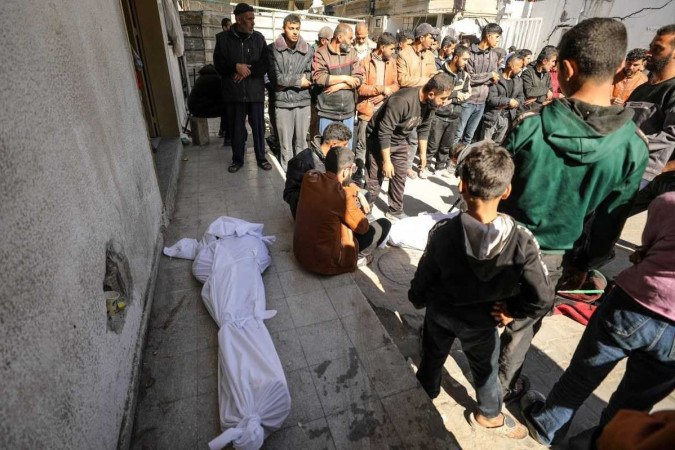 Ataque israelense durante fila da comida na Cidade de Gaza deixou pelo menos 112 pessoas mortas Ataque israelense em fila de comida em Gaza