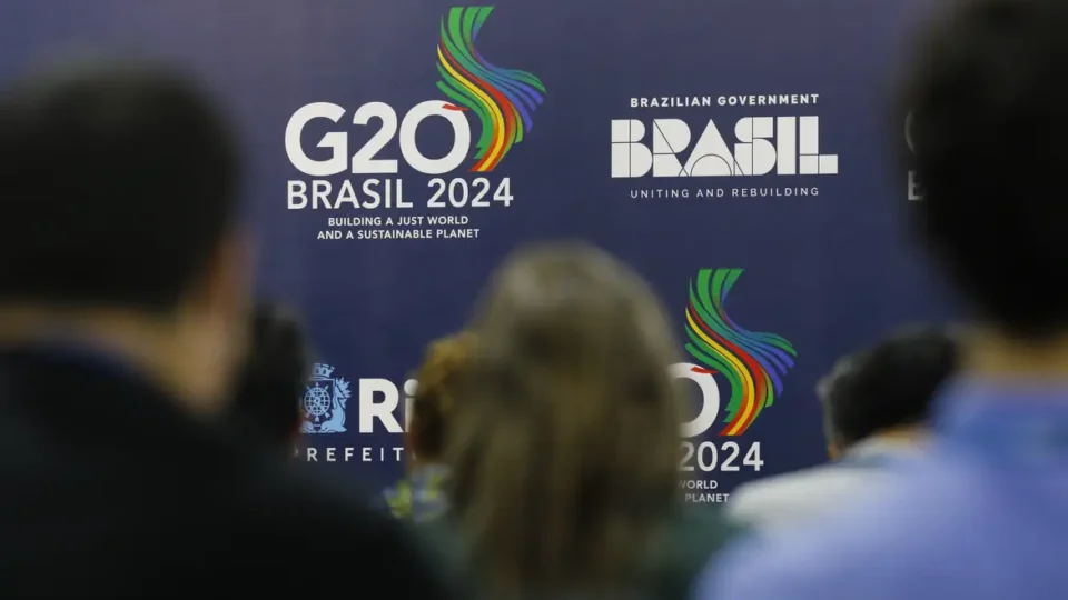 Chances de pouso suave da economia global sobem, diz documento do G20