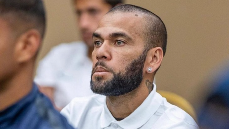 Daniel Alves pode deixar prisão hoje se pagar fiança de 1 milhão de euros