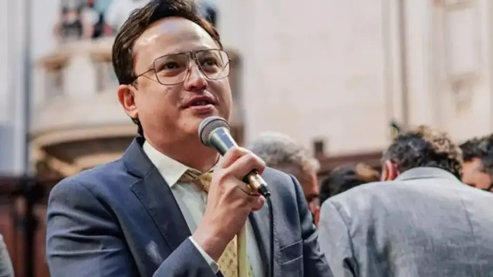 Deputado estadual do RJ tem mandato cassado por abuso de poder religioso
