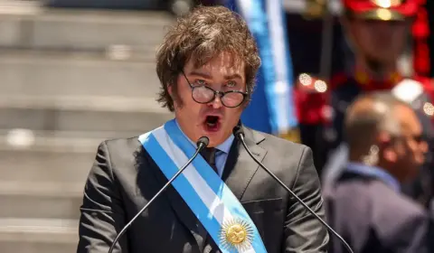 O golpe financeiro de Milei usando as redes sociais