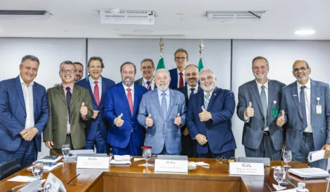 Lula se reúne com Haddad em Brasília, nesta 2ª feira, para buscar solução para disputa dentro da Petrobras