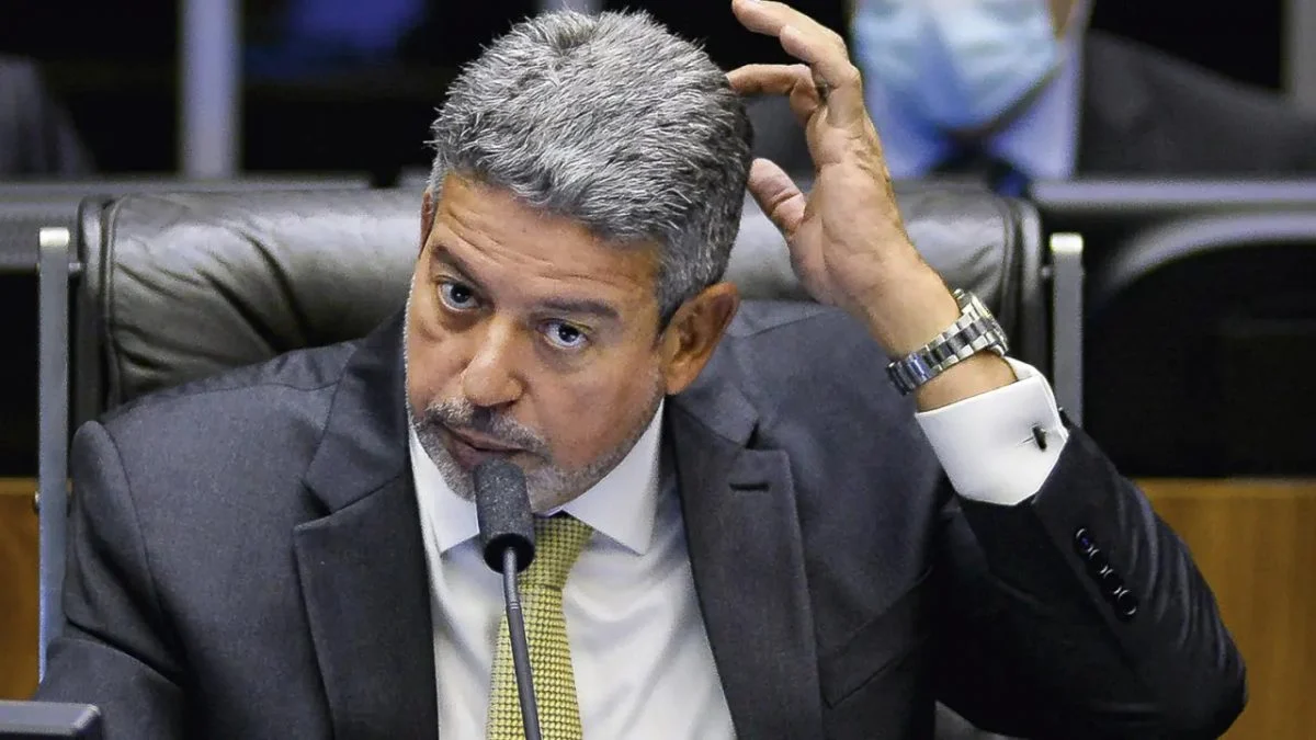 Padilha Arthur Lira criticou Padilha abertamente