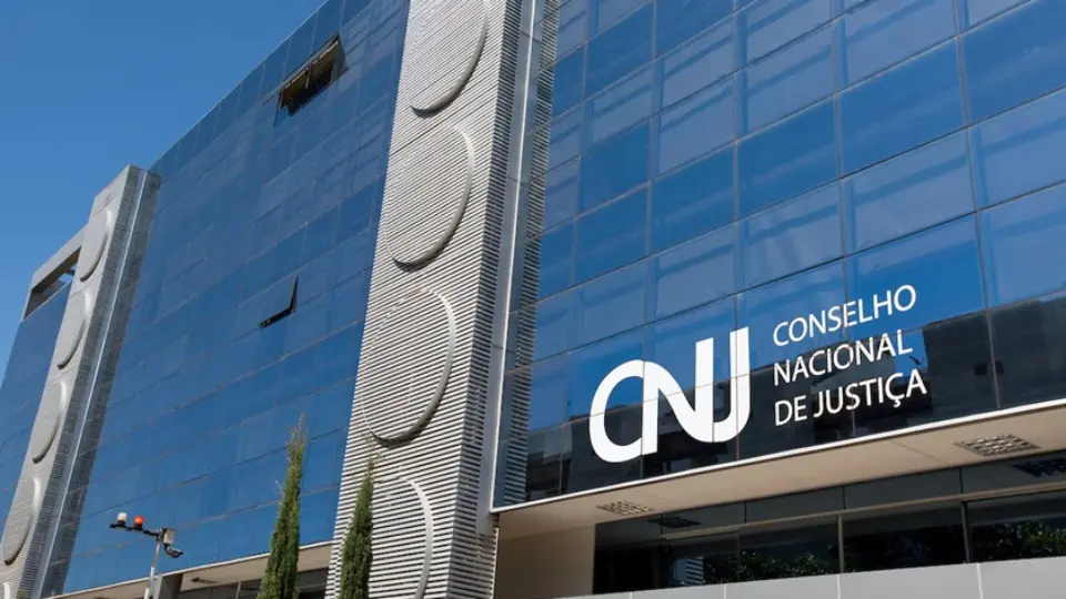 CNJ blinda informações de supersalários de titulares de cartórios