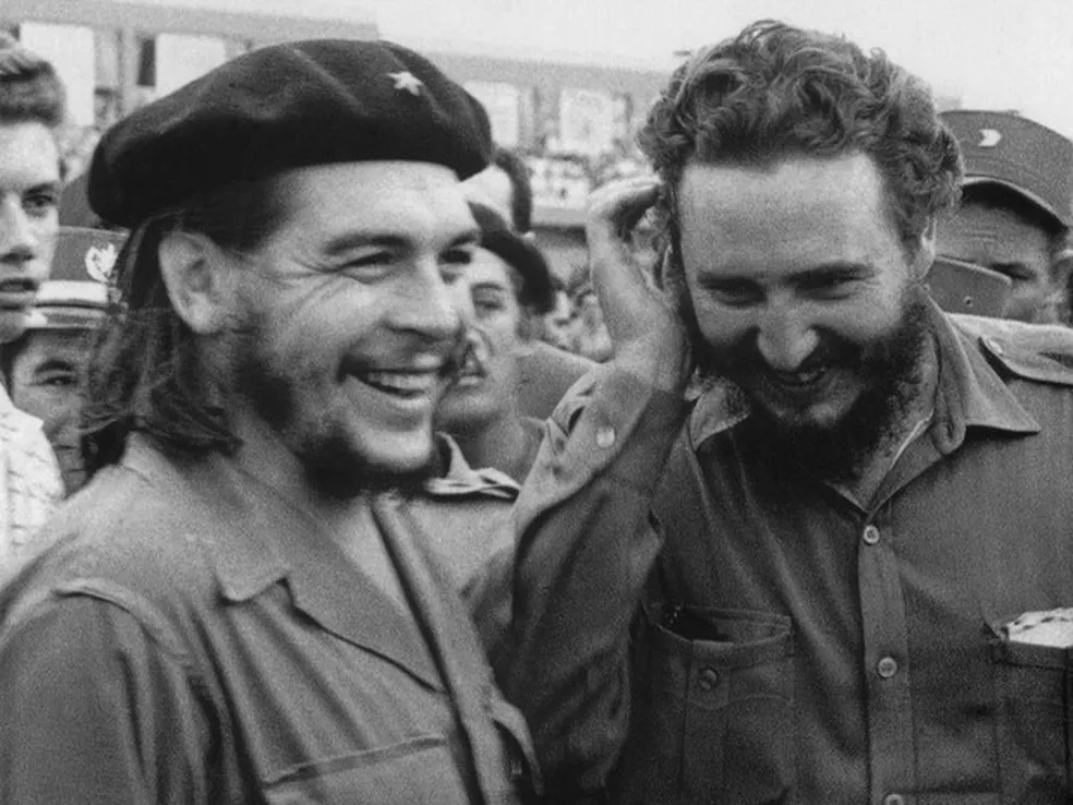 Fidel Castro e Che Guevara Fidel Castro e Che Guevara.