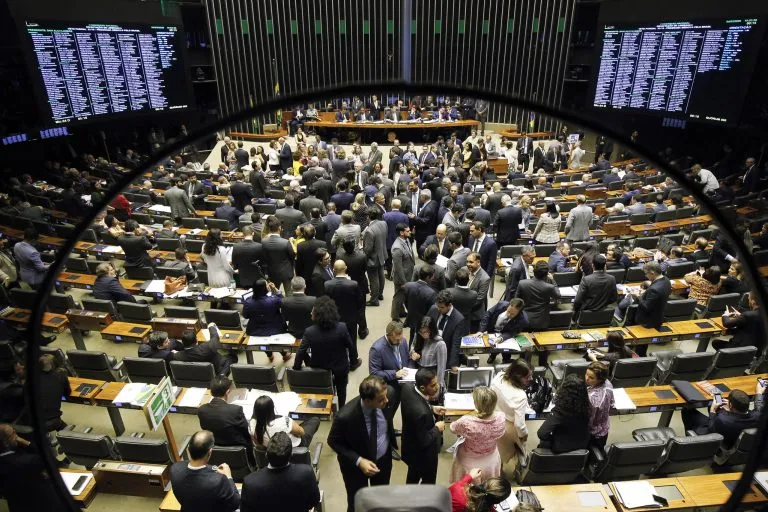 Após fusão entre PSL e DEM, o então recém-criado União Brasil contabilizava 81 cadeiras entre as 513 do plenário da Câmara; hoje são 59 / Beto Barata/Agência Senado