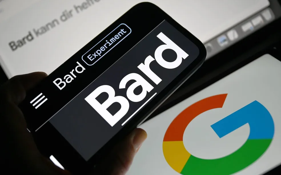 Google teria utilizado conteúdos de editoras e agências de notícias para treinar o Bard (Reprodução)