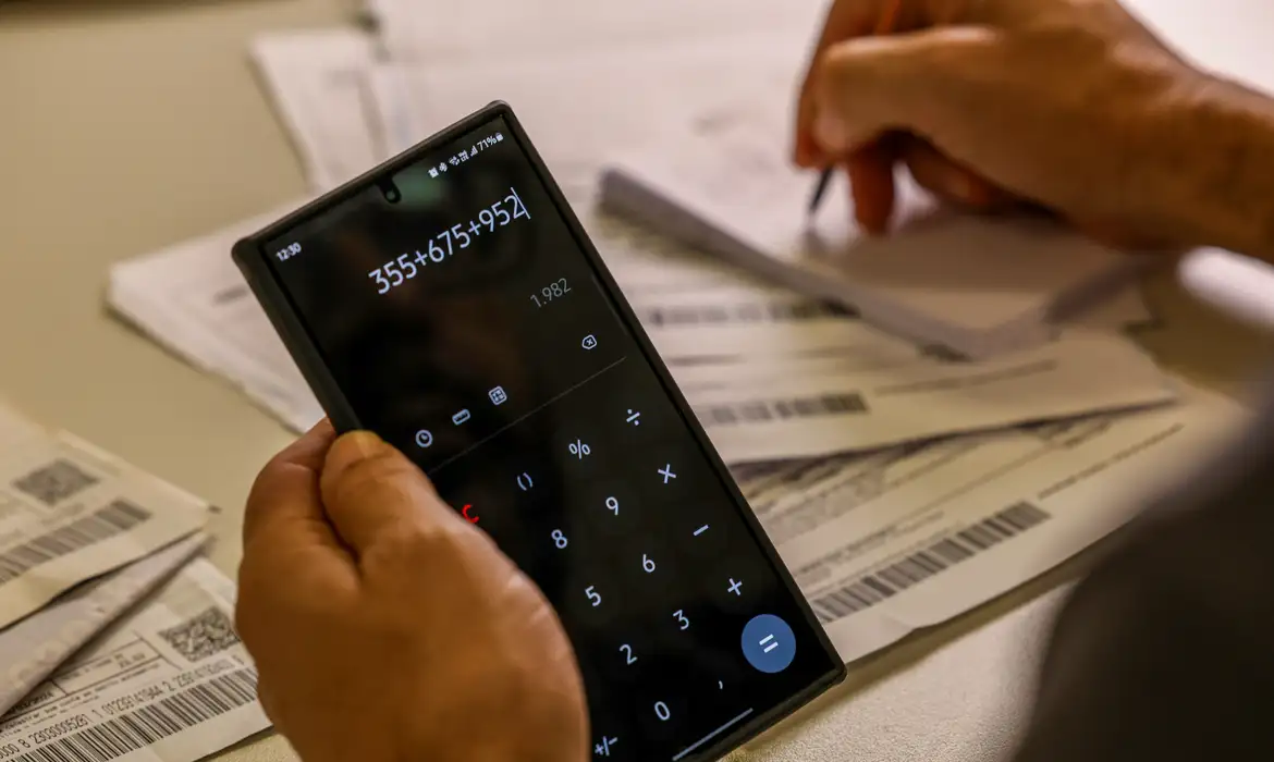 Febraban Compensação de boletos pode ser feita no mesmo dia até as 13h30min, diz Febraban