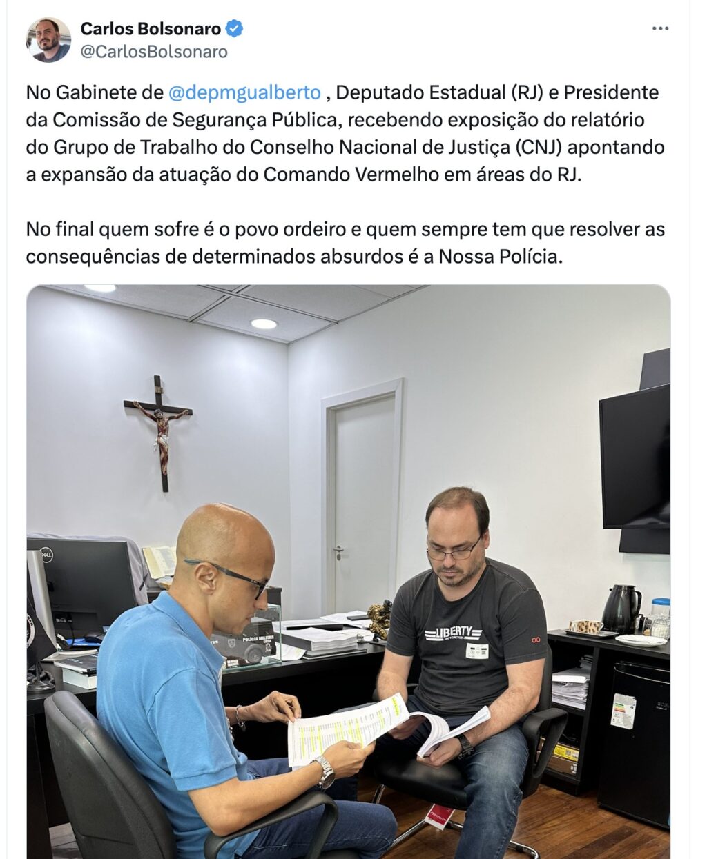Print do post de Carlos Bolsonaro